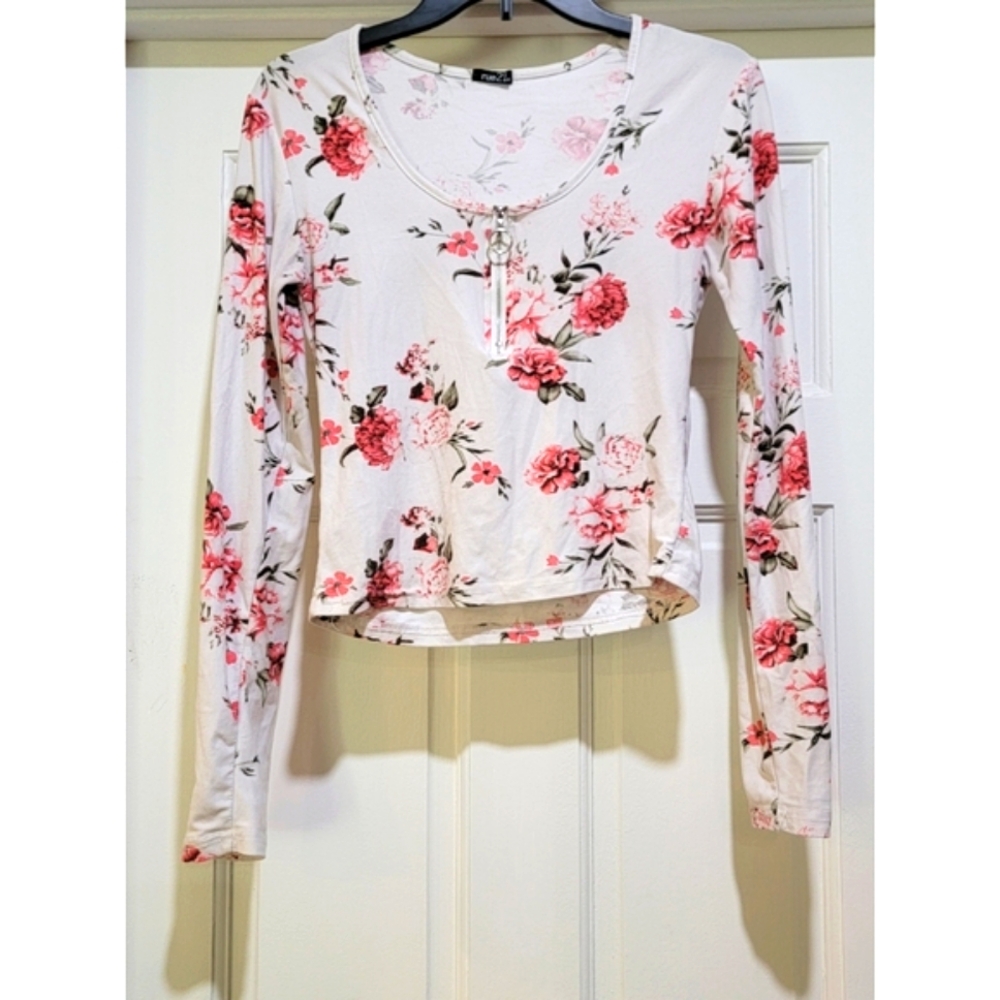 Rue 21 Junior Long Sleeve Crop Top. Size Small. EUC - Picture 3 of 11